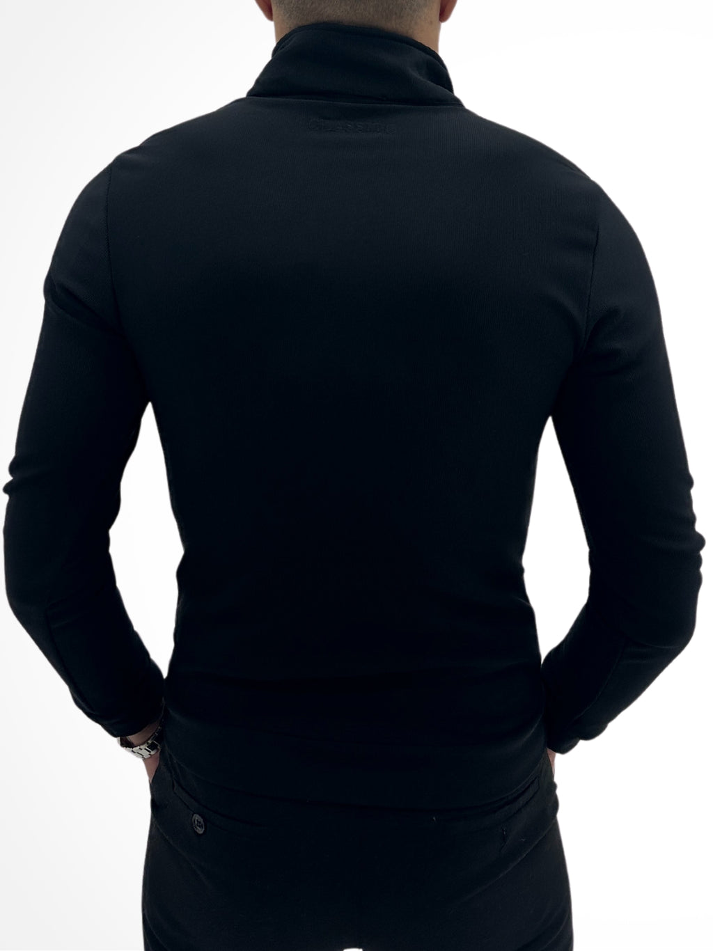 THE MILAN HALF-ZIP PULLOVER – JET BLACK